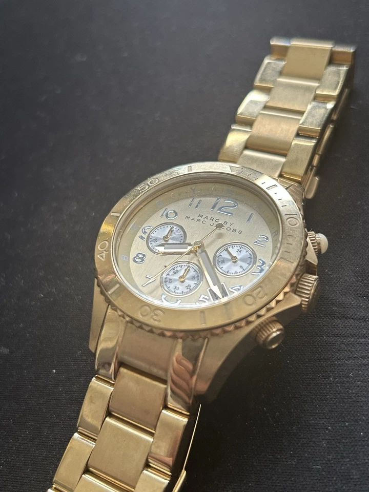 Paquete de reloj y cadena de oro Marc Jacob’s, acero inoxidable Foto 3 de 4