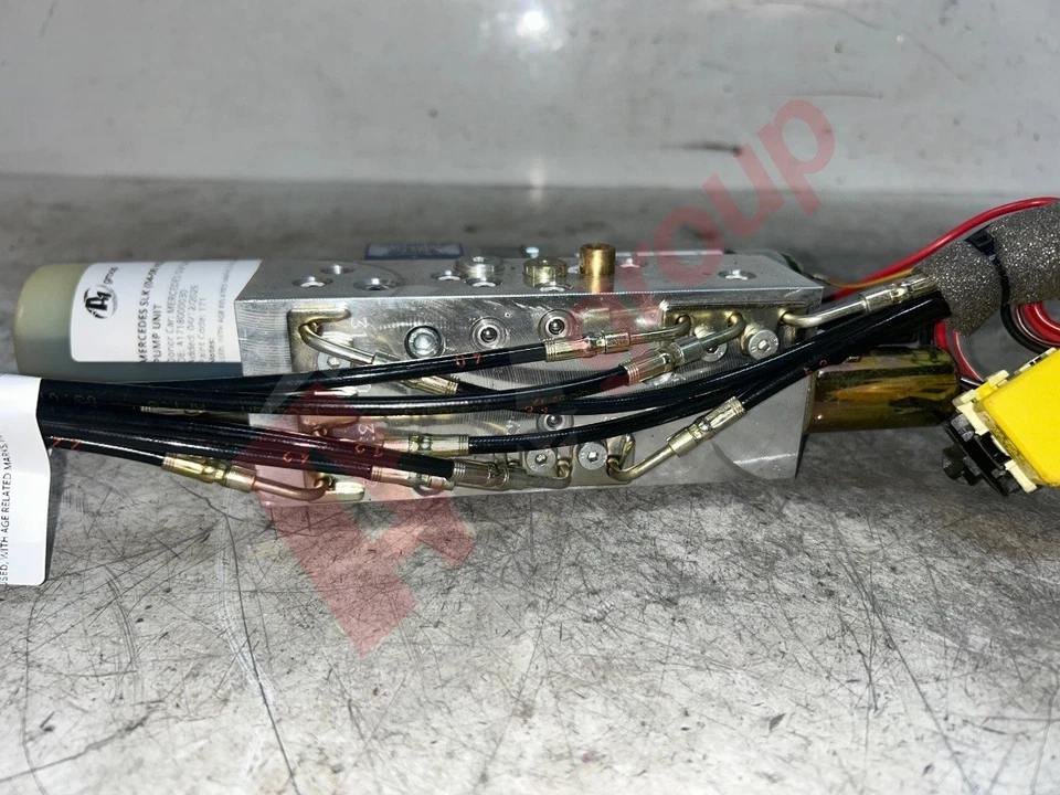 MERCEDES SLK (04-08) KOMPRESSOR SUNROOF MOTOR PUMP UNIT A1718000030 - Image 2 of 4
