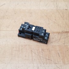 Schneider Electric RPZF2 Relay Socket, 16A, 250V, 2.5kV - USED