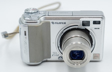 Fujifilm FinePix E550 6.3MP Compact Digital Camera ( For Parts or Repair )