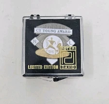 Winner Cy Young Award Limited Edition Peter David Pin 92-95 Baseball