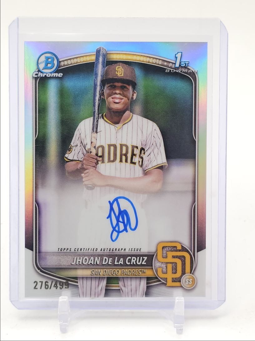 JHOAN DE LA CRUZ 2025 BOWMAN CHROME 1ST AUTOGRAPH REFRACTOR AUTO /499 Q6017