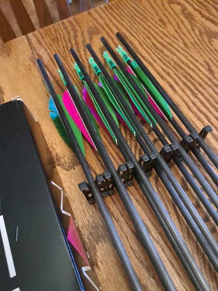 Beman Carbon  Hunter 60/80, Feathers Untrimmed, Need Inserts And Heads Installed - Image 4 of 4