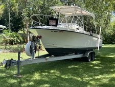 1998 Shamrock Walk Around. Pocket Drive 350 Inboard.