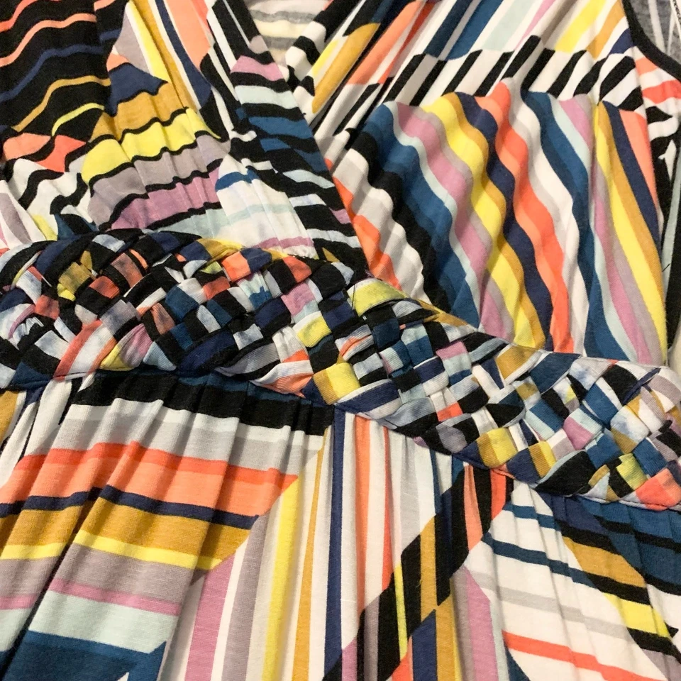 Mini vestido Spense médio listrado multi ziguezague sem mangas stretch arte para usar - Imagem 3 de 4