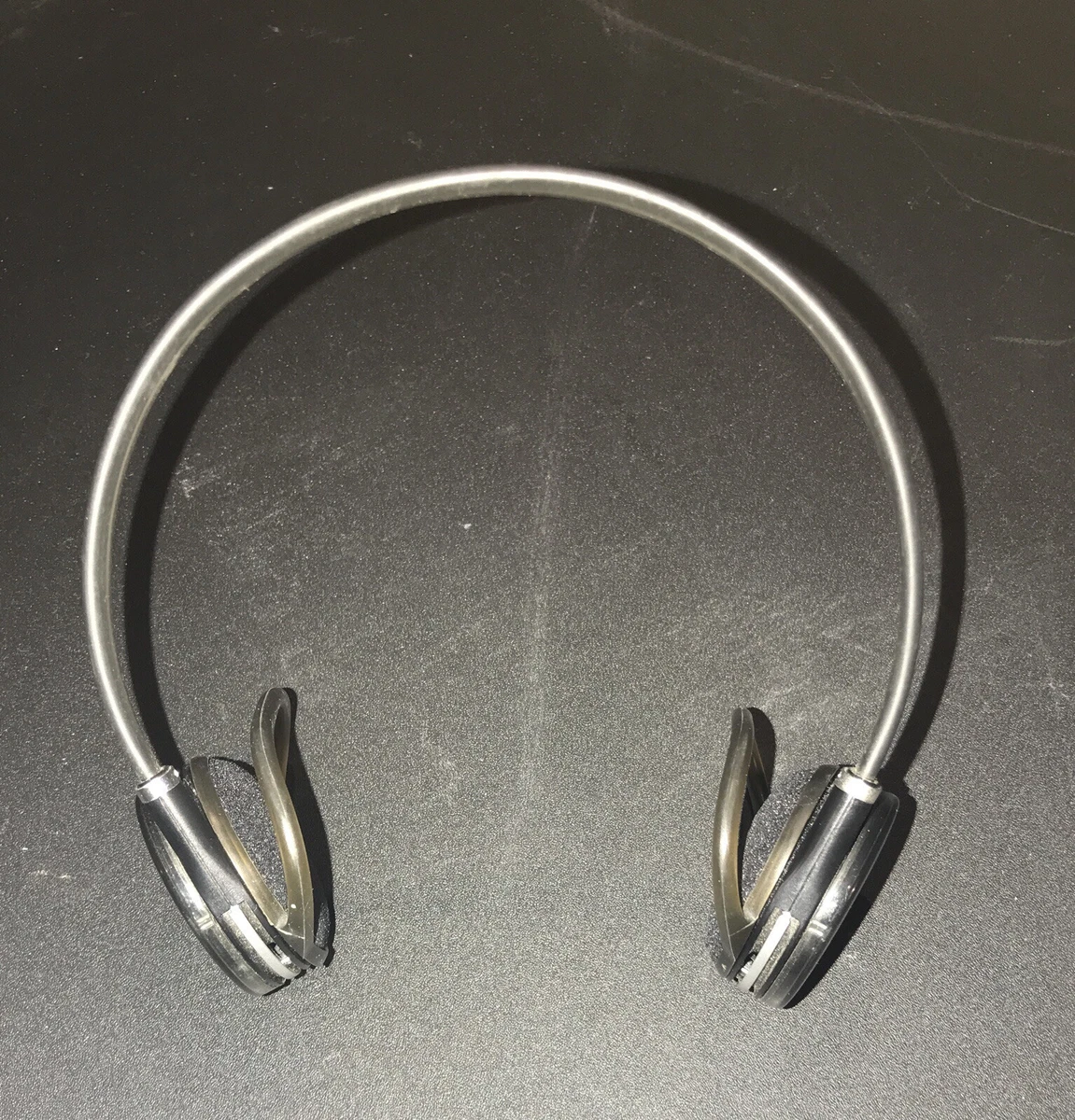 The first online bluetooth headphones