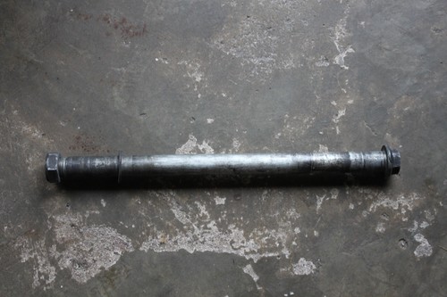 Original Honda CBR 600 F PC35 Hinterrad Achse Hinten Hinterachse