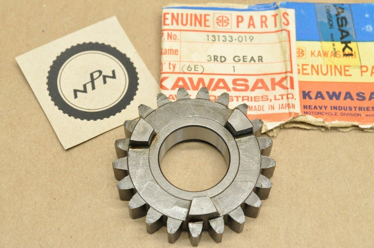 NOS OEM Kawasaki F5 Big Horn F8 Bison F81 M F9 Output Shaft Third