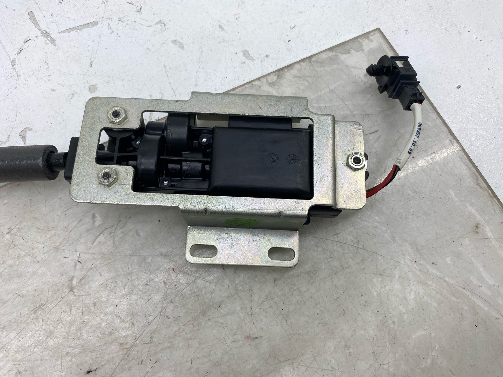2010-2020 BENTLEY MULSANNE OEM FRONT RIGHT SEAT BELT RETRACTOR W/HEIGHT ADJUSTER