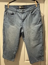 Levi Strauss Levi  s Women  s Capri Jeans Size 20