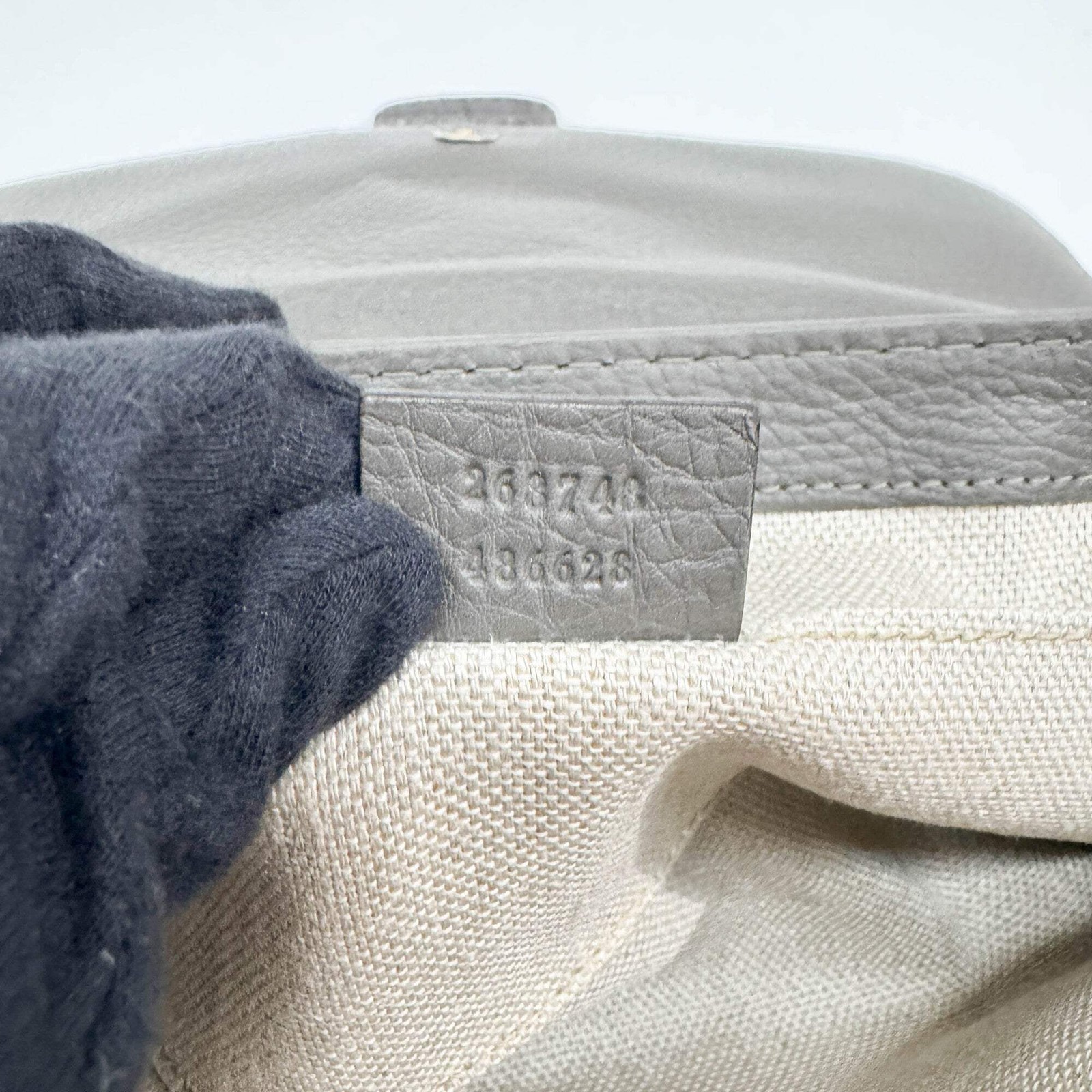 GUCCI Stirrup Gray Python Embossed Leather Should… - image 18