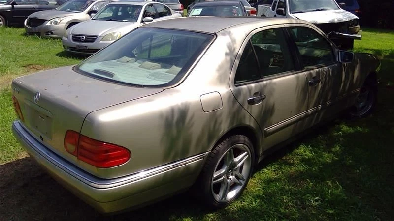 Галогеновая фара 210 тип E300D подходит для 96–99 Mercedes Benz E320 от оригинального производителя - Изображение 4 из 4