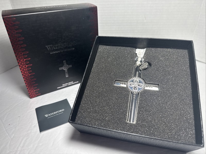 Waterford 2018 “Lighing Up The Season” Cross Ornament #40032350