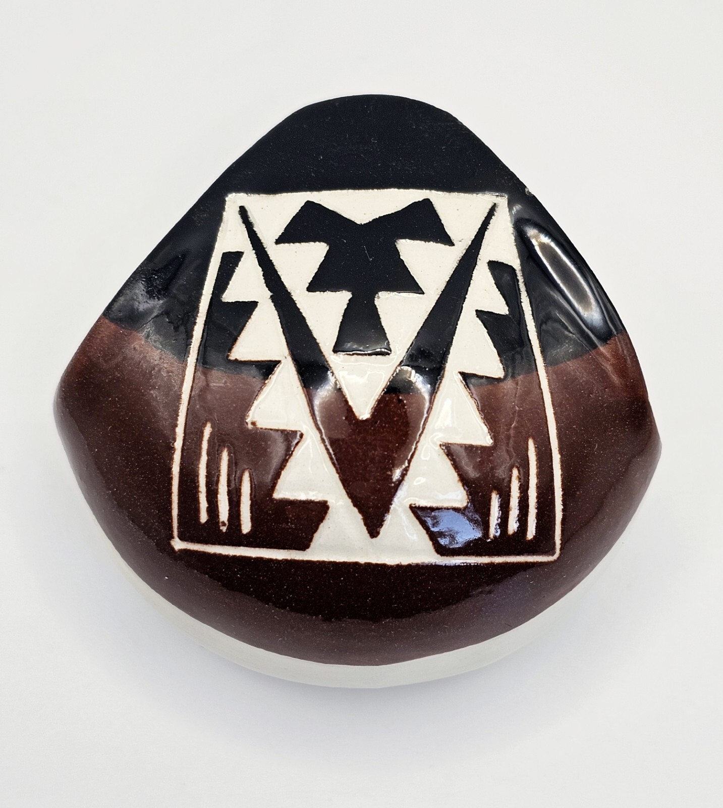 Vintage Native American Souix Pottery Hepo Signed Seashell Trinket Dish