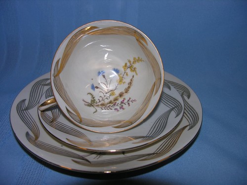 Vintage Bareuther Bavaria Porzellan Tea Cup, Saucer, & Dessert Plate #28 w/ Gold - Picture 2 of 6