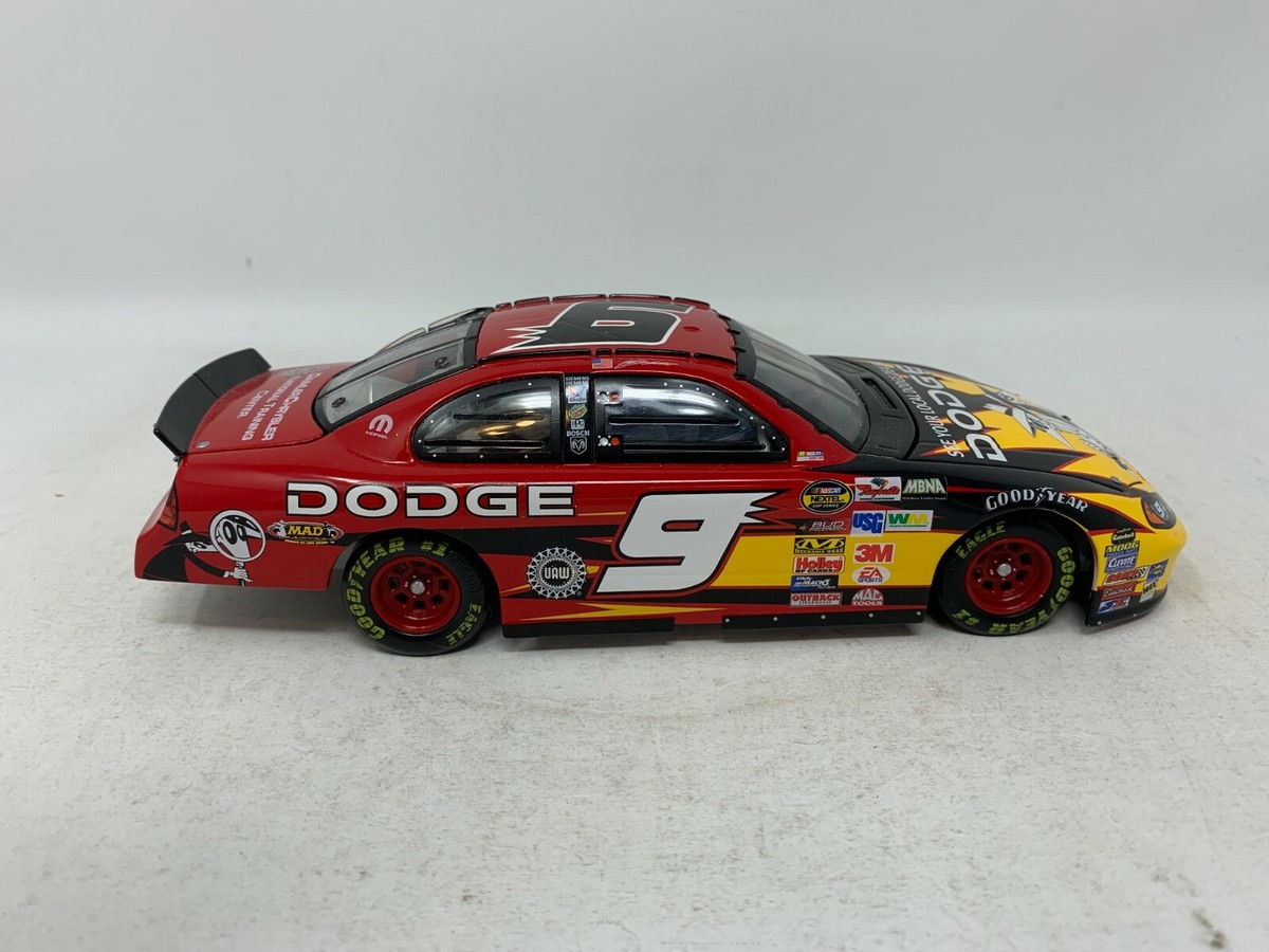 Action Nascar #9 Kasey Kahne Dodge Dealers Dodge Intrepid 1:24