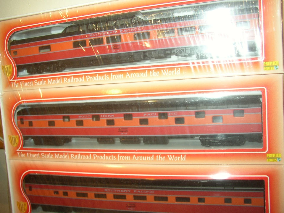 IHC HO Southern Pacific Daylight 8 car Premier  Passenger  set #48258 NEW NIB - Image 3 of 4
