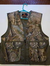 Game Winner Camo Hunting Vest S/M Execellent Condition