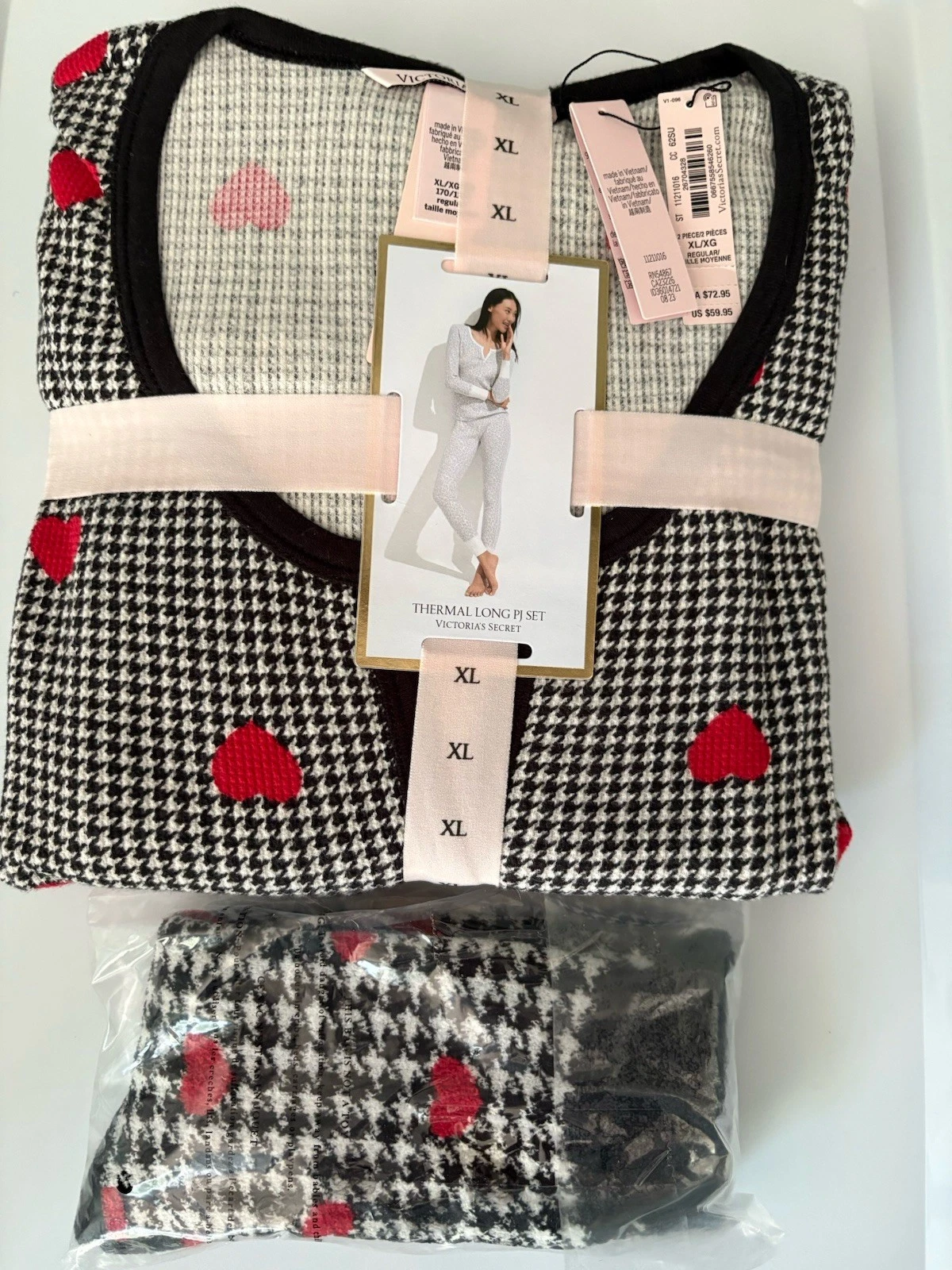 New Victorias Secret Hearts Thermal Long PJ Set with Matching Socks XL
Opens in a new window or tab