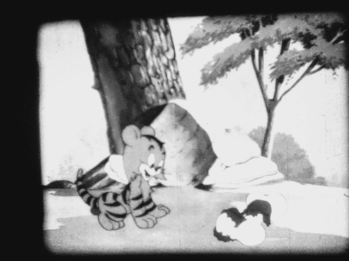SNAP HAPPY TRAPS 1946 PHANTASY CARTOON 16MM B/W SOUND 200FT CINE FILM - Foto 12 di 23