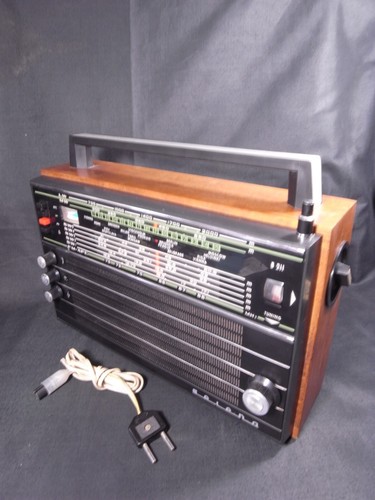 VINTAGE RETRO SOVIET RUSSIAN USSR TRANSISTOR RADIO SELENA B 211 LW FM SW UHF - Picture 3 of 13