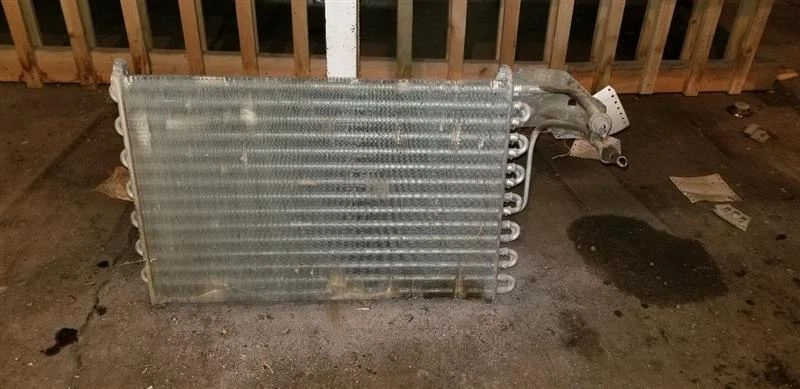 Condensador de CA integral AC 8 cilindros compatible con 85-89 Mustang 279193 Foto 2 de 2