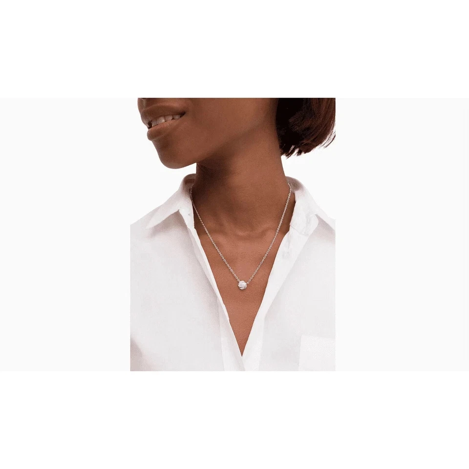 Mini collar colgante Kate Spade New York Infinity and Beyond Knot para mujer Foto 2 de 3