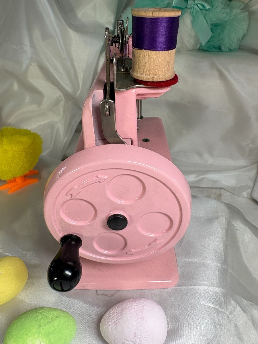 Antique SINGER 20-10 Sew Handy 1955 Powder Coated Pink, Smooth