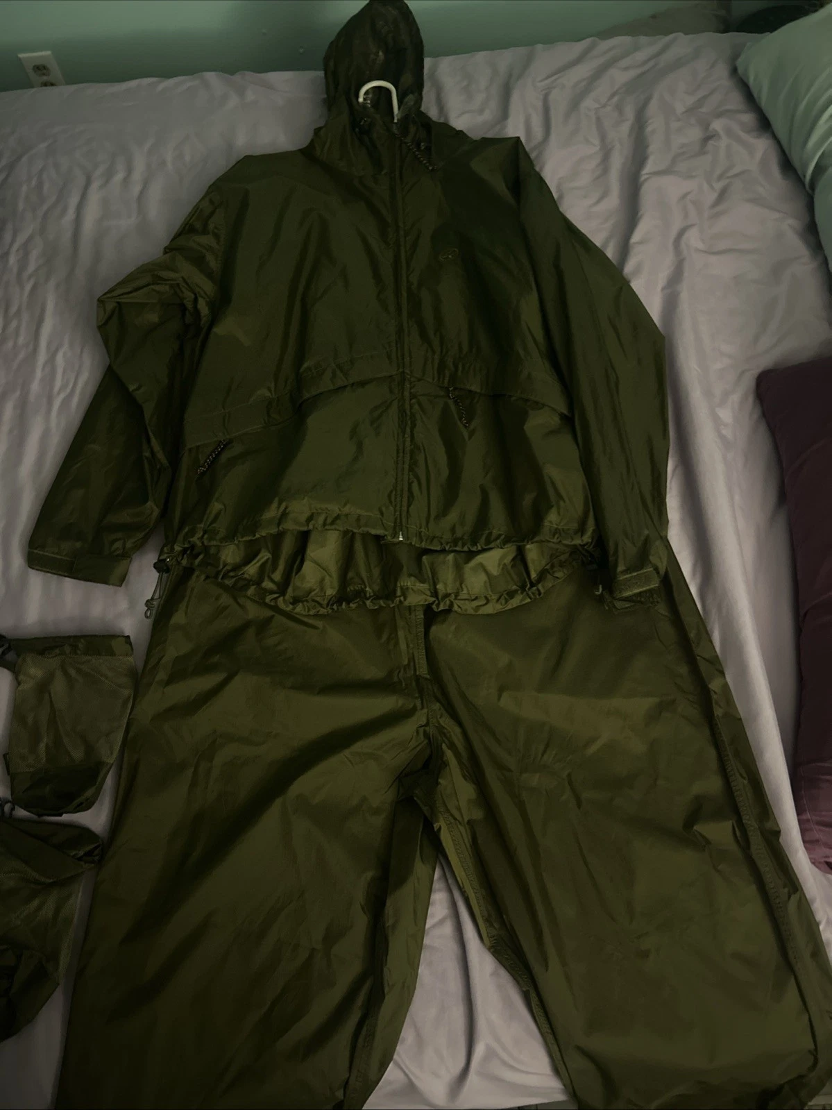 Red Head ~ Rain Jacked /WindBreaker & Shell Pants Green Hood Packable - Men Xl
Opens in a new window