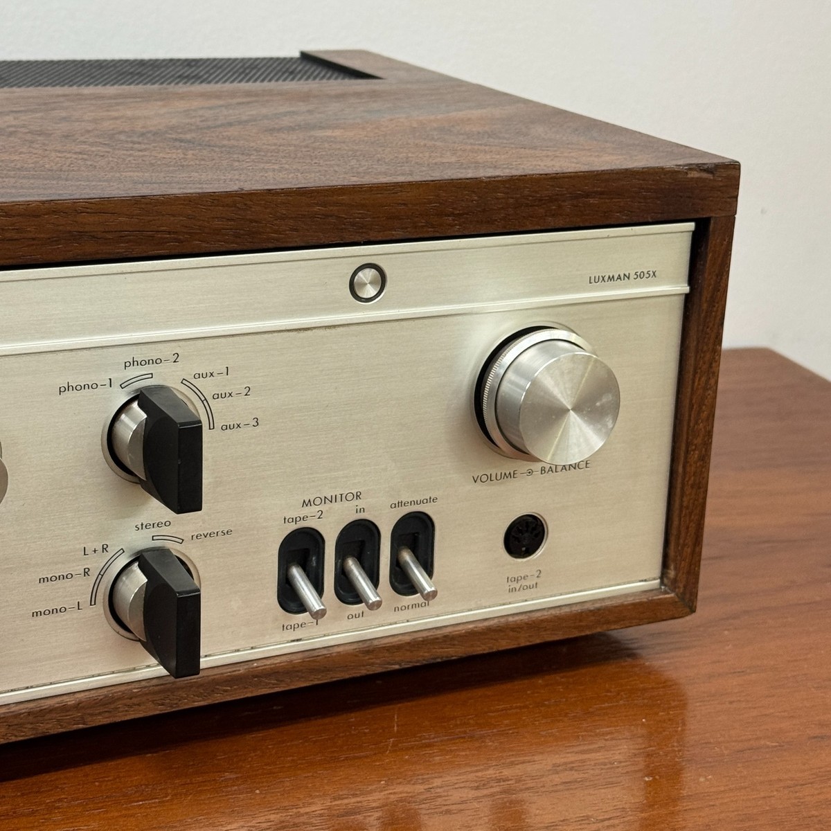 Vintage Luxman SQ-505X Solid State Integrated Amplifier – Japan