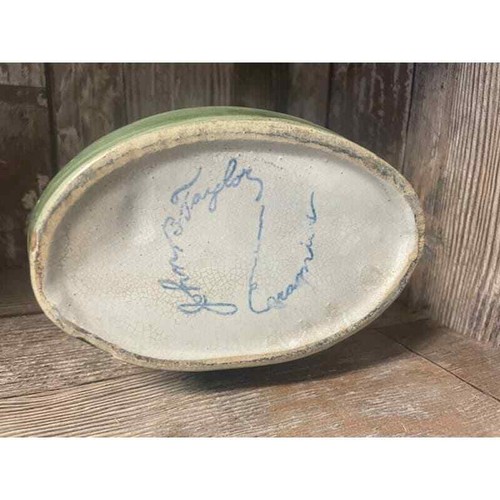 Vintage John B. Taylor Keramik pastellgrün gestreifter Krug mit Pfirsichgriff - Bild 6 von 6