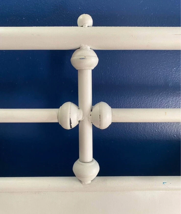 Cabecero doble de hierro blanco antiguo herrajes de restauración solo recogida Foto 4 de 4