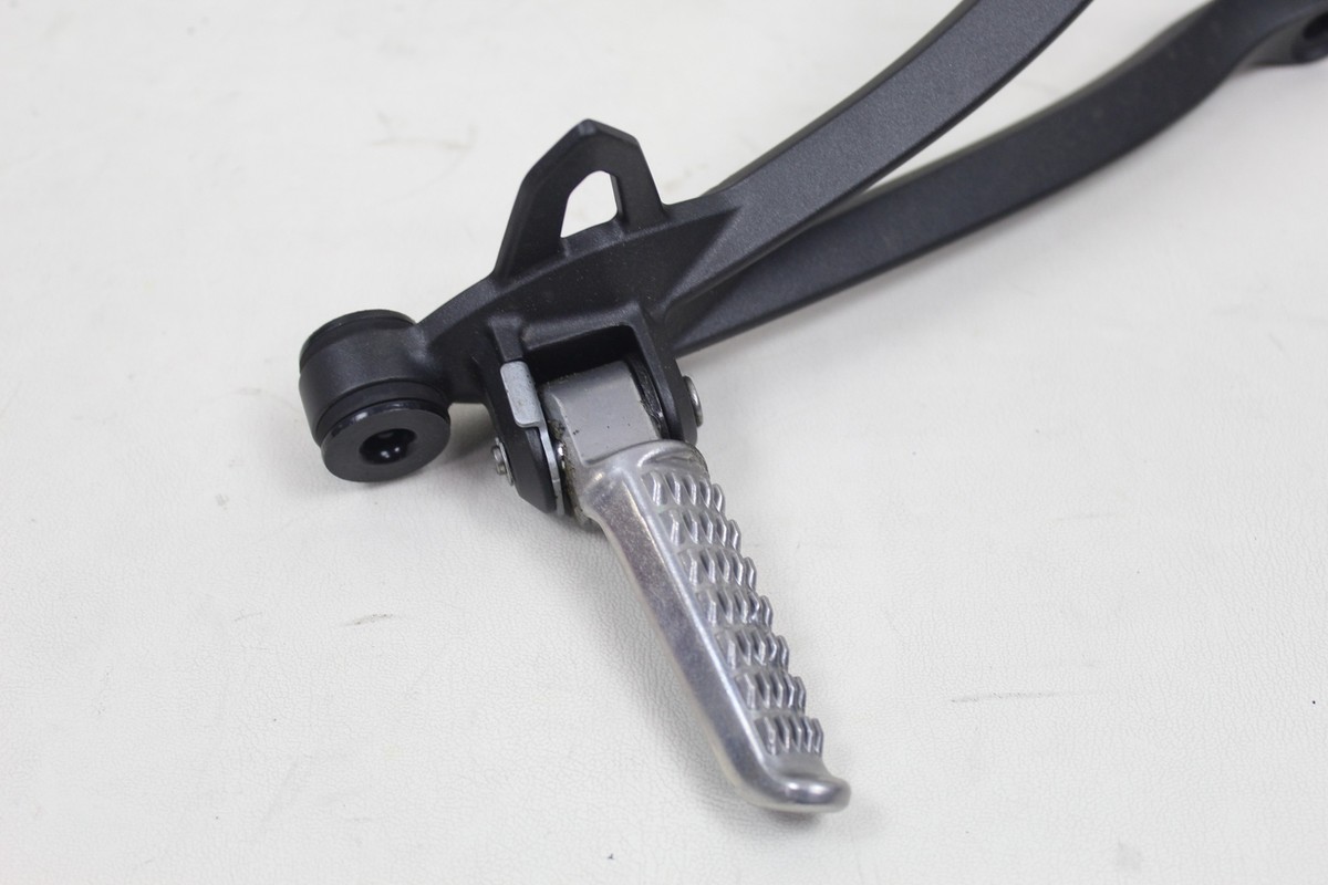 user_44b30778樣專用 06 Kawasaki Z1000 Left Rearset Front Driver Peg and BARCKET