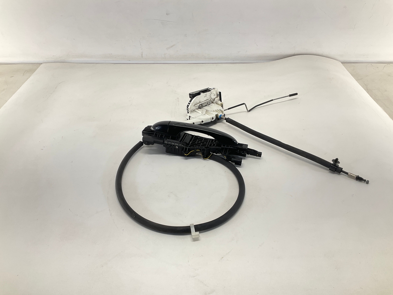 14-17 Maserati Ghibli Exterior Front Right-Passenger Door Handle w/ Lock Latch C