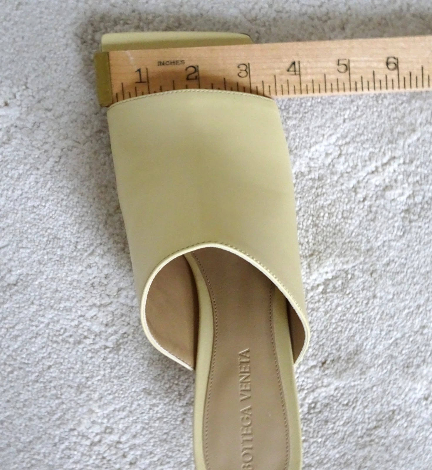Bottega Veneta Moon Pelle di Agnello Elasticizzata 44mm Slide Mules 37 $950 00