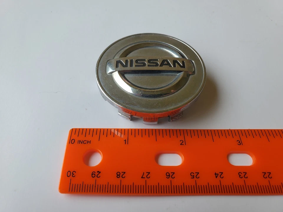 CUBIERTA CENTRAL TAPACUBOS LLANTA NISSAN CUBE JUKE SENTRA NV200 MURANO QUEST ROGUE Foto 2 de 4