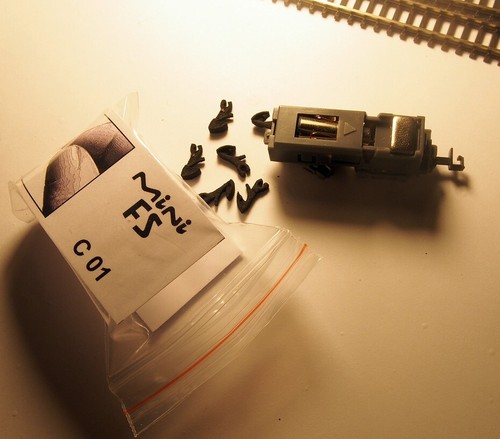 Nr. 6 Ganci Corti (Couplers extra short), totalmente compatibili Shorty - Foto 2 di 4