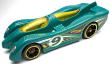 2016 HOT WHEELS POWER PISTON #9 GREEN 1:64 DIECAST 3" RACE CAR W/ YELLOW & WHITE