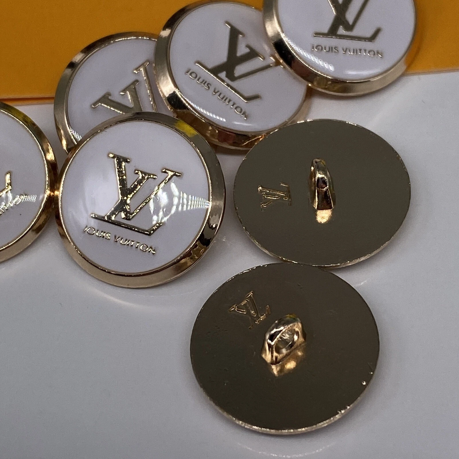 LOUIS VUITTON（LV） Ø 17 mm set 7 bottoni di ricambio bottoni in metallo LV Louis Vuitton bottone timbrato logo