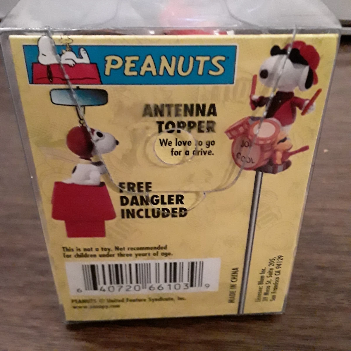 Snoopy outlet antenna topper