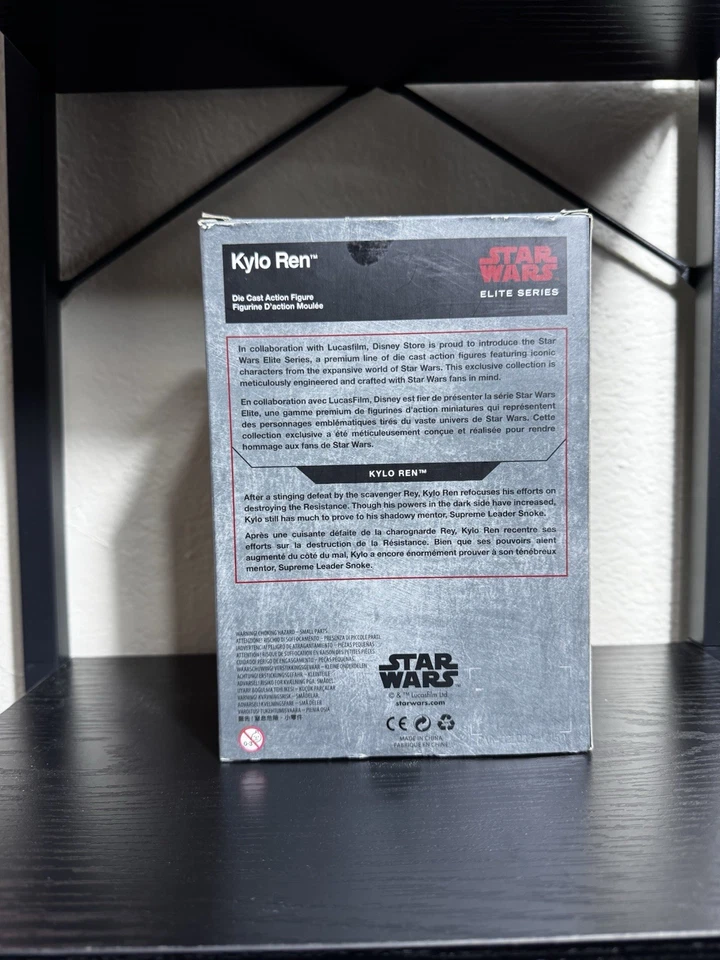Figura de acción Disney Store Star Wars Kylo Ren Elite Series Die Cast 7"  Foto 2 de 2