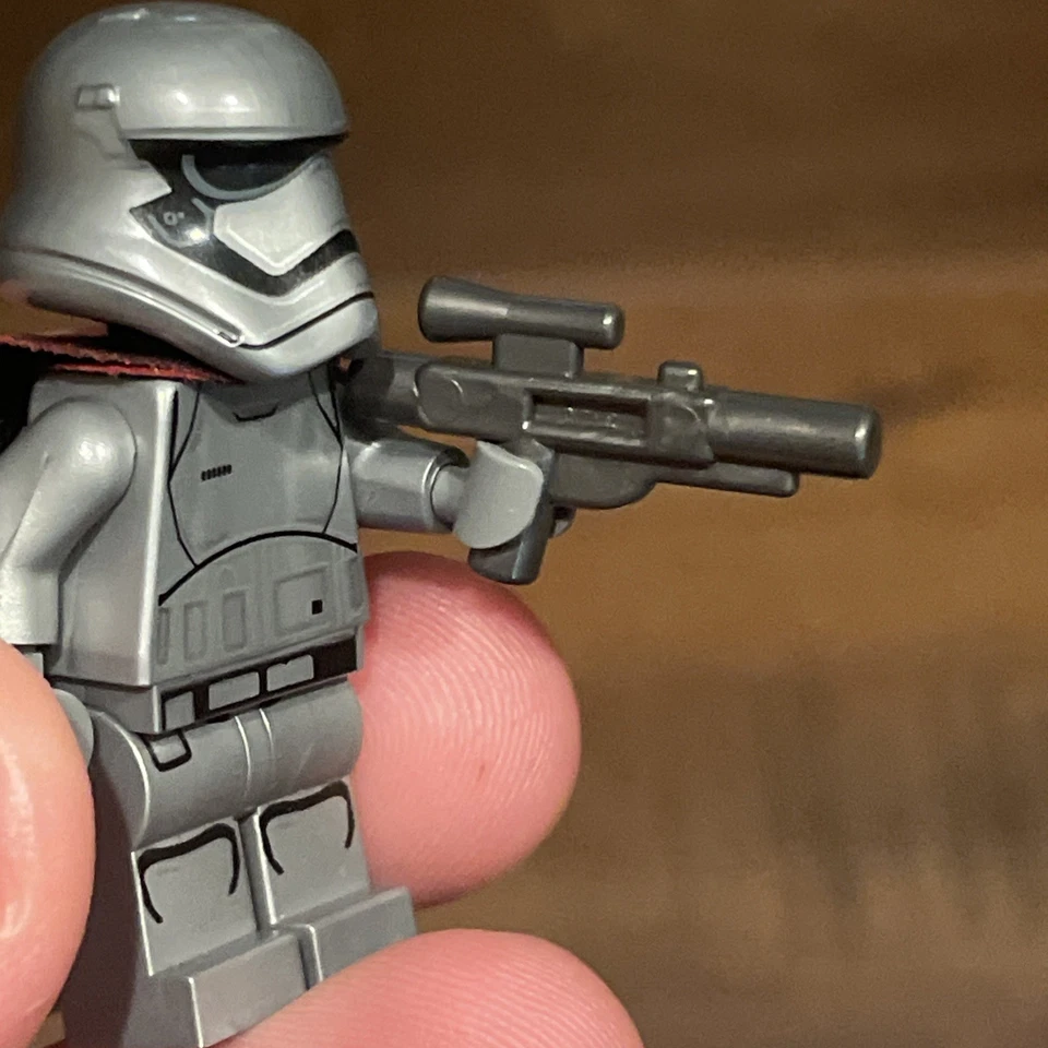 LEGO Star Wars Capitana Phasma Minifigura sw0684 75103 Transportador Primer Orden Foto 4 de 4