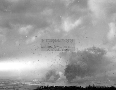 PEARL HARBOR ATTACK PANORAMA VIEW 1941 8.5X11 PHOTO