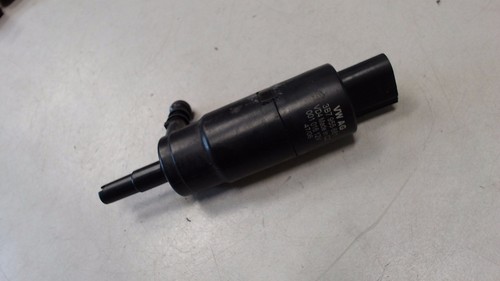 Waschpumpe Spritzpumpe Scheinwerfer SWR SWA 3B7955681 VW Transporter T5