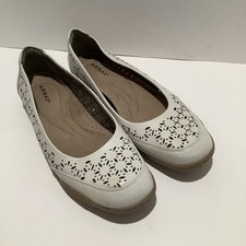 Array Women s Jordan Cutout Comfort Ivory Las...