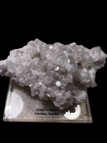 Topaz on Mica, Skardu, Pakistan - Picture 4 of 4