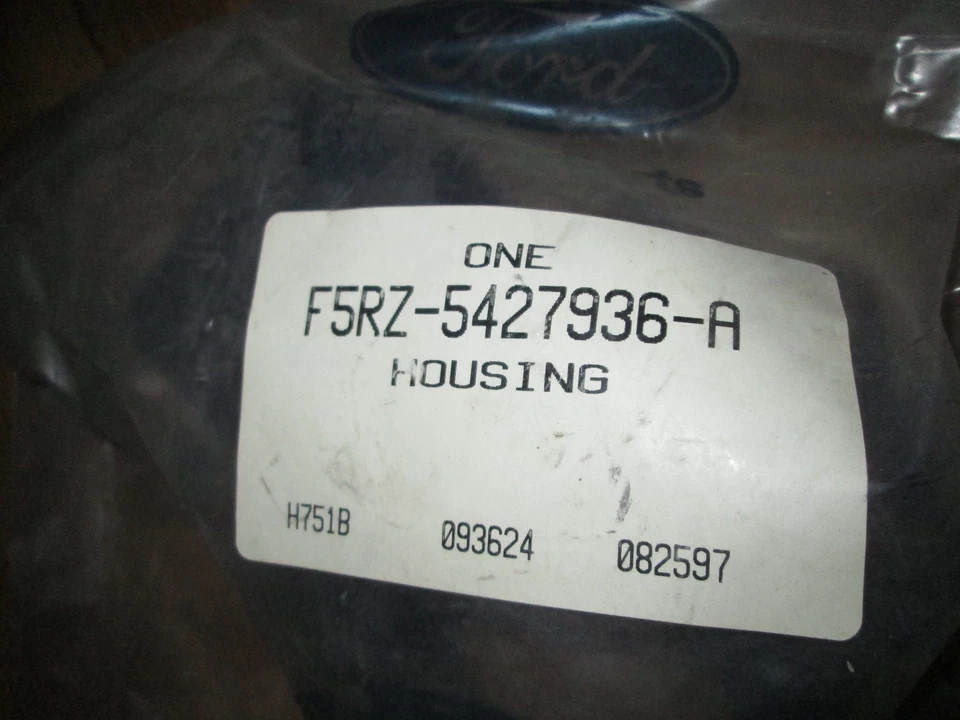 NOS 1995 96 97 98 99 00 FORD CONTOUR CARCASA DE CUELLO DE LLENADO DE COMBUSTIBLE Foto 3 de 3