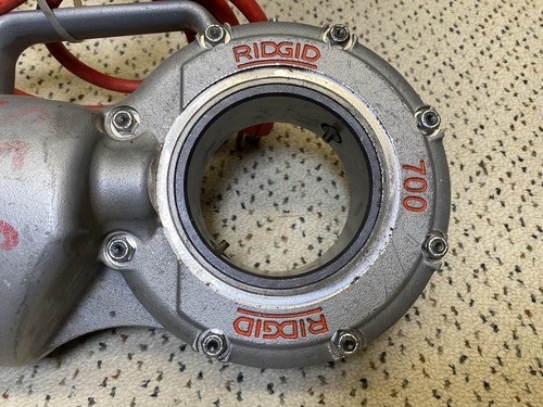 RIDGID 700 Power Drive Pipe Threader T2 electric Handheld Threading Machine - Picture 4 of 10