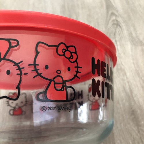 Lote de 2 contenedores redondos de vidrio Pyrex Hello Kitty con tapas rojos 6,25" x 3,5" - Imagen 8 de 19