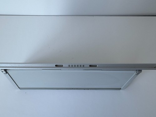 Surface Pro 5 | i5 8GB 256GB SSD | Win11 Pro | Light Scratches | Fully Functiona - Picture 8 of 9